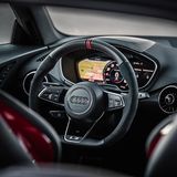Den Audi TTS 2018 gibt es nun serienmäßig mit virtuellem Cockpit