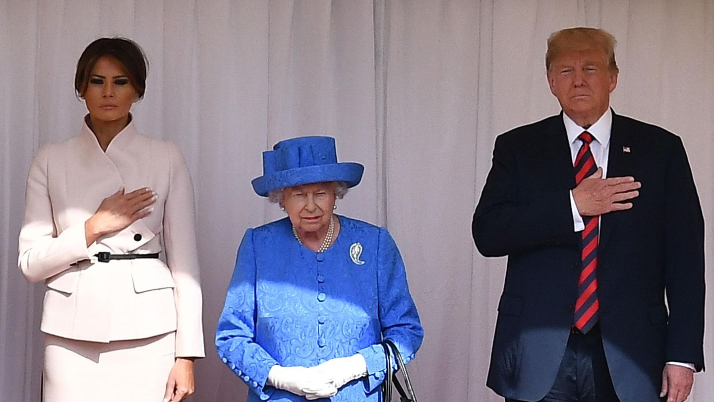 Queen Elizabeth II. (m), US-Präsident Donald Trump und dessen Ehefrau Melania