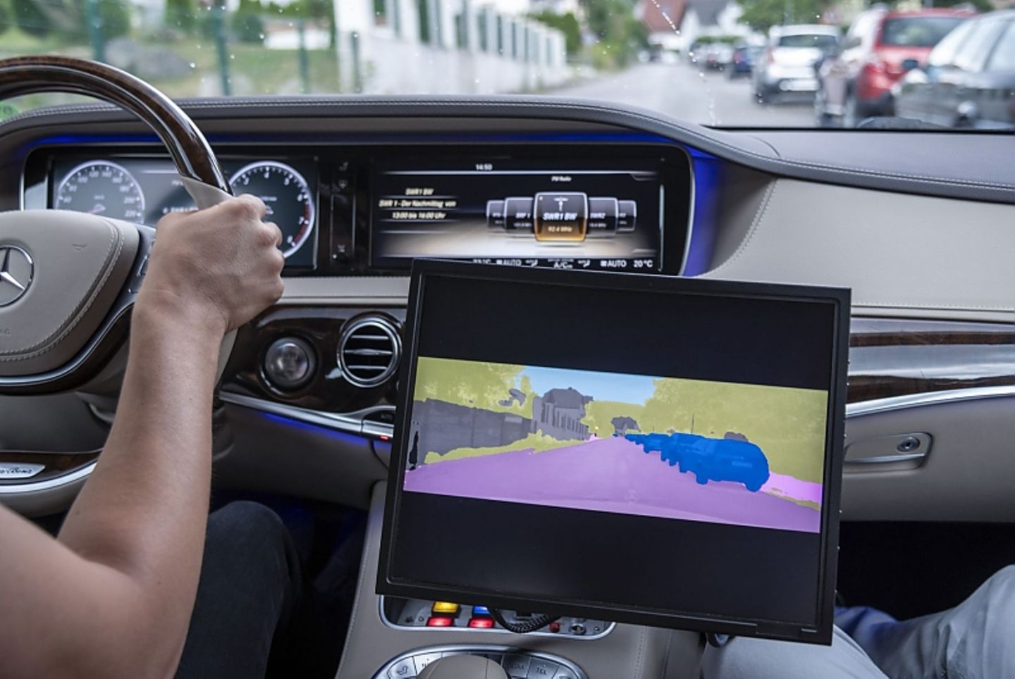 Mercedes und Bosch testen das autonomes Fahren - 2019 soll in San Francisco ein Robo-Taxi als Pilotprojekt seinen Dienst aufnehm