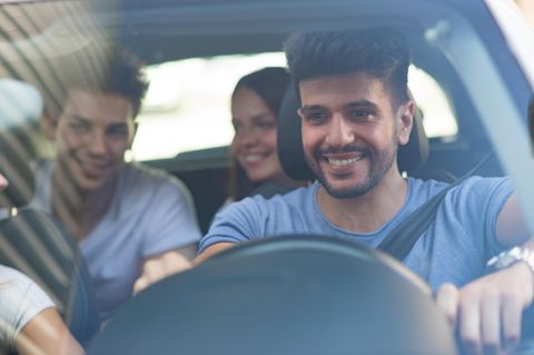 Eine Autofahrt, die ist lustig, eine Autofahrt, die ist schön: Mit Mitfahrgelegenheit kann man ziemlich abenteuerliche Geschichten erleben. 