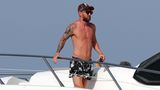 Noch ein Kapitän: Lionel Messi schippert mit seiner Familie vor Ibiza.