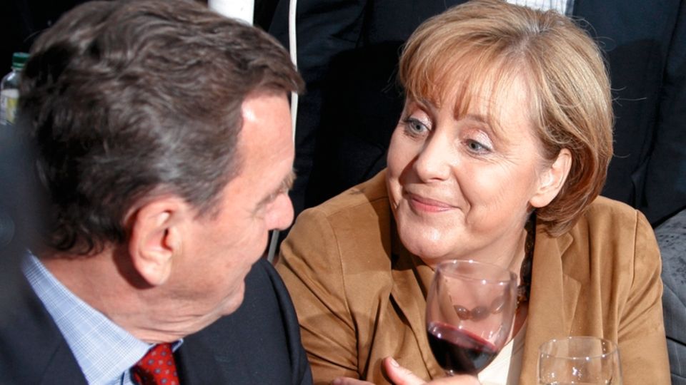 Mit Angela Merkel konnte Schröder schon auf einem SPD-Fest 2007, also zwei Jahre nach Machtverlust, locker parlieren