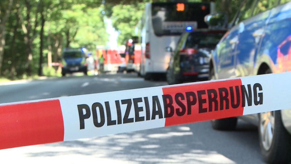 Bei der Gewalttat in dem Lübecker Bus sind mehrere Menschen verletzt worden