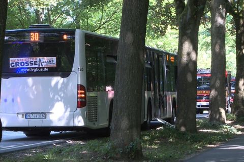 Bei der Gewalttat in dem Lübecker Linienbus sind mehrere Menschen verletzt worden