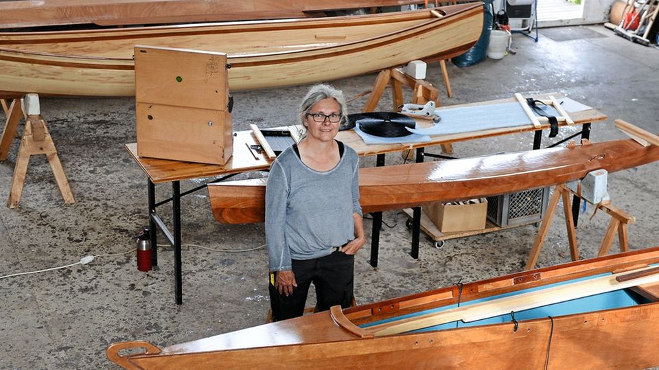 Reisetipp: In einem ehemaligen Heizhaus in Peenemünde baut Ursula Latus Kajaks und Kanus aus Holz In einem ehemaligen Heizhaus in Peenemünde baut Ursula Latus Kajaks und Kanus aus Holz