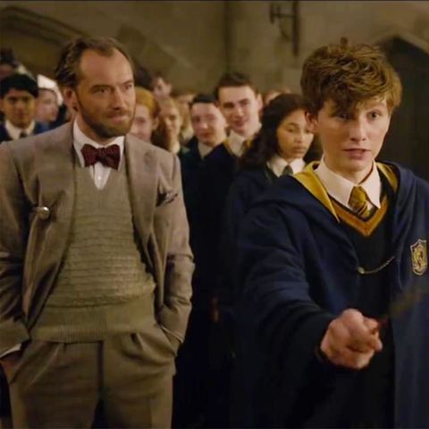 Kinotrailer "Grindelwalds Verbrechen": Junger Dumbledore verzaubert in "Phantastische Tierwesen 2" – Bösewicht Johnny Depp ist nicht wiederzuerkennen