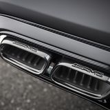 Je zwei Doppelauspuffe zieren das Heck