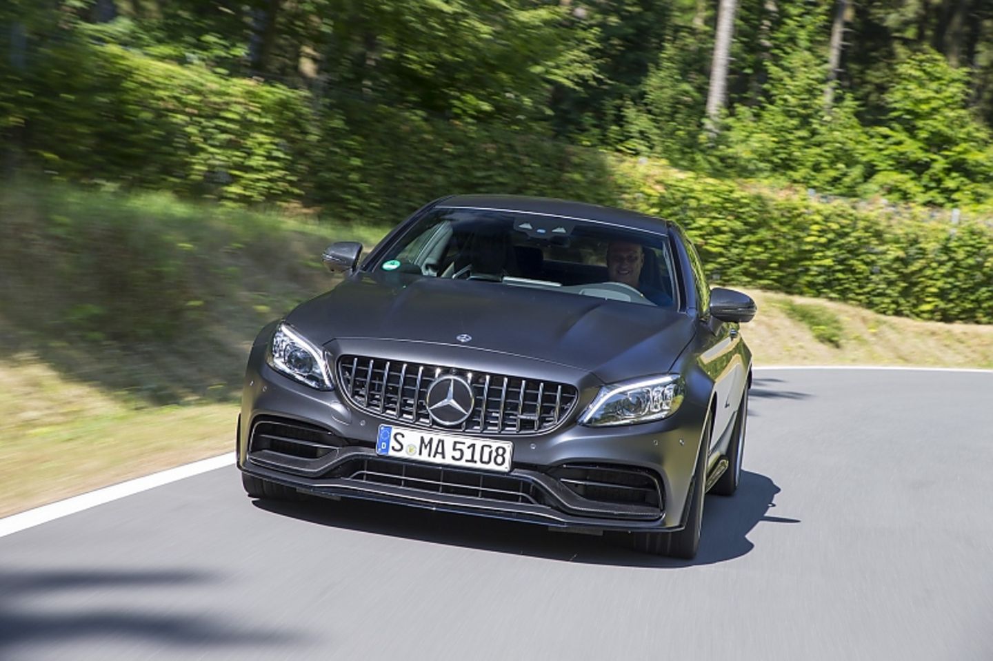 Das Mercedes AMG C 63S Coupé ist harmonisch abgestimmt