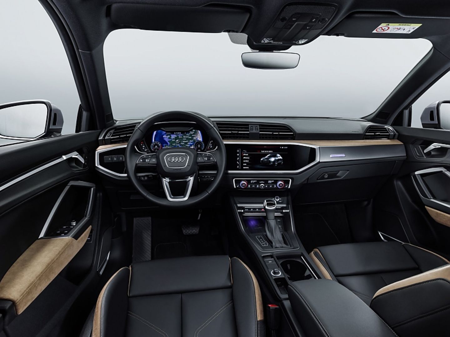 Das Cockpit des Audi Q3 Modelljahr 2019