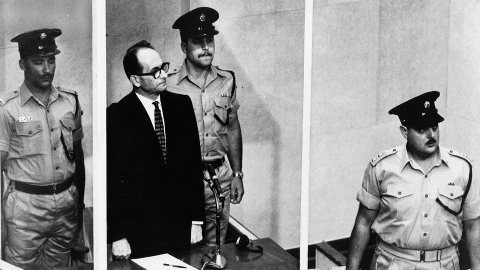 Nicht in Deutschland, sondern in Argentinien vom israelischen Geheimdienst entführt und wegen der Mitverantwortung an der Ermordung von rund sechs Millionen Menschen zum Tode verurteilt: SS-Obersturmbannführer Adolf Eichmann
