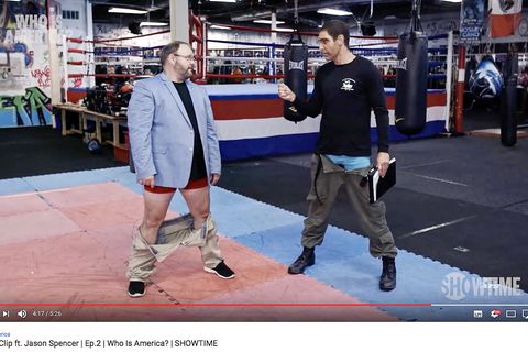 Sacha Baron Cohen führt als angeblicher israelischer Anti-Terror-Experte den republikanischen Rechtsausleger Jason Spencer vor