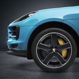 Die gelben Bremssättel gehören zur Keramikbremse