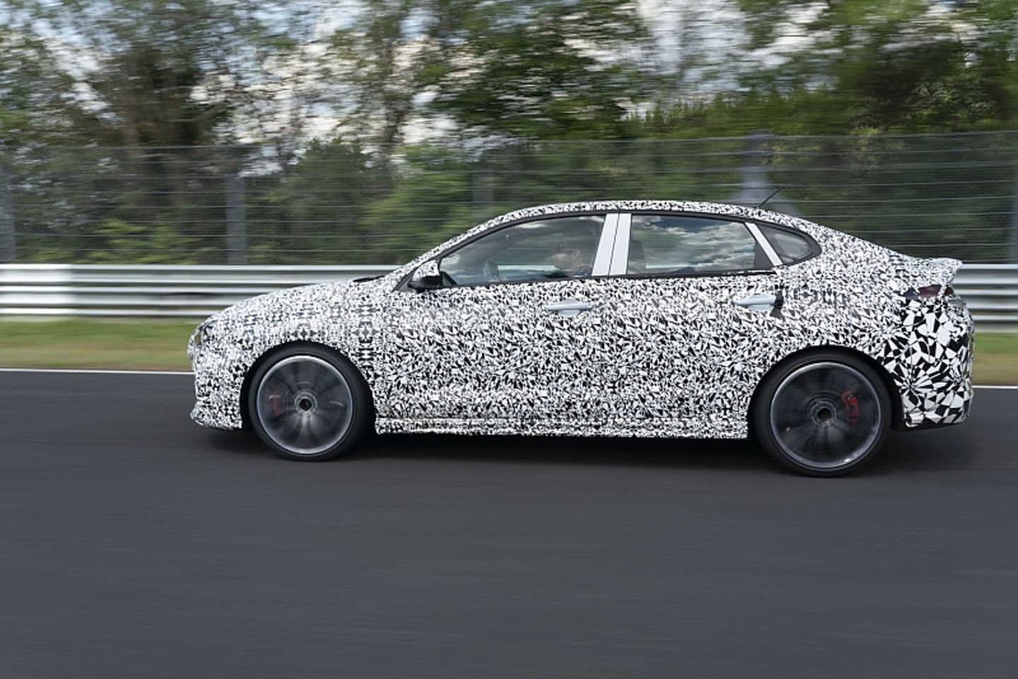 Der Hyundai i30 N Fastback Prototyp ist 4,46 Meter lang