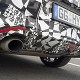 Die zweiflutige Auspuffanlage ist deutlich sichtbar