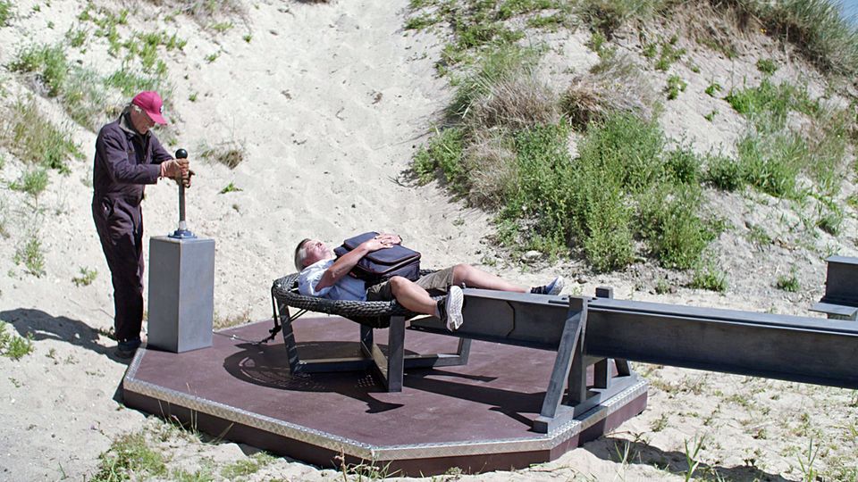 Viraler Hit: Ready for Take-off: Mit der fiktiven Fluggesellschaft Catapult Air macht Sylt auf die seit Jahrzehnten real existierende Verkehrsproblematik aufmerksam. Ready for Take-off: Mit der fiktiven Fluggesellschaft Catapult Air macht Sylt auf die seit Jahrzehnten real existierende Verkehrsproblematik aufmerksam.