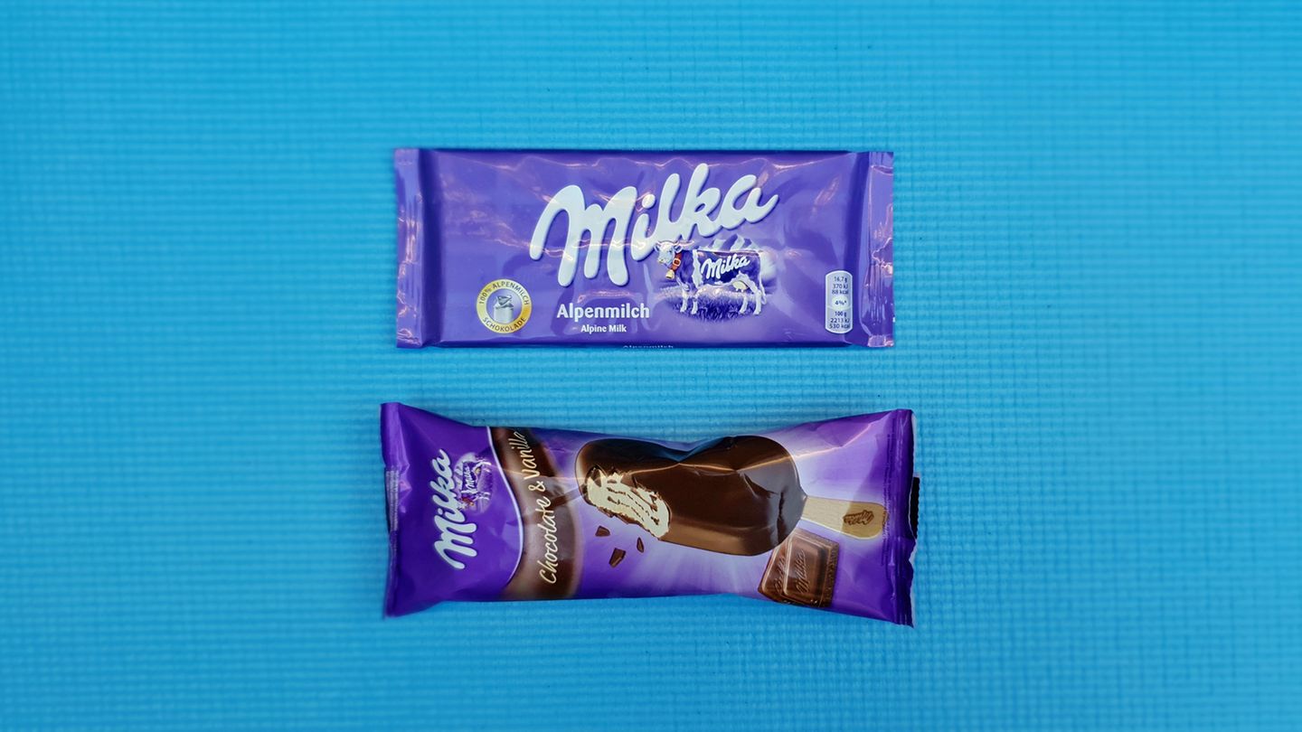 Wer gewinnt? Keiner von beiden  Warum? Sowohl Schokolade als auch Eis fehlt es an Aroma, das Eis schmeckt wässrig und erinnert an Magnum-Eis. Viel zu süß im Abgang.  Was hat mehr Kalorien (pro 100 Gramm)? Schokolade 530, Eis 354 