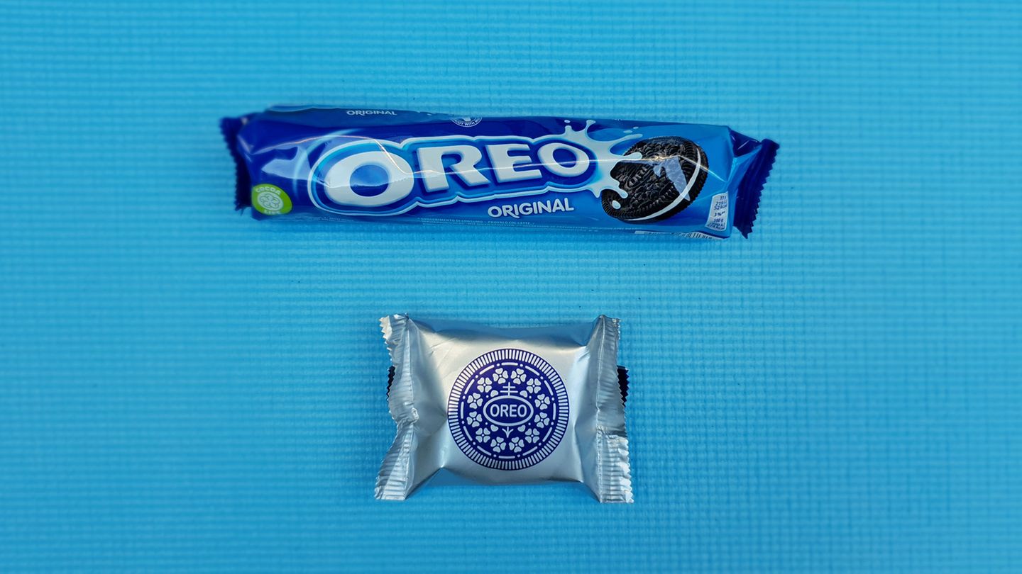 Wer gewinnt? Das Eis  Warum? Zwar ist der Keks im Oreo-Eis viel weicher als beim Original. Dennoch schmeckt die Eisfüllung lecker und originalgetreu.  Was hat mehr Kalorien (pro 100 Gramm)? Riegel 474, Eis 310 