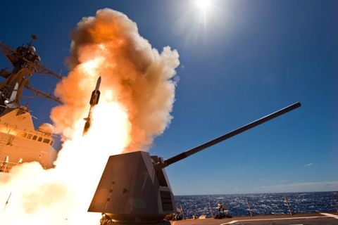 Raketenstart an Bord der USS Dewey DDG 105.