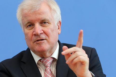 Horst Seehofer sieht im Fall Özil kein Beispiel für eine gescheiterte Integration