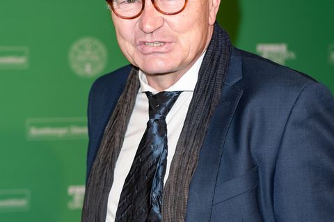 der Technische Direktor des Zweitligisten FC St. Pauli, Ewald Lienen