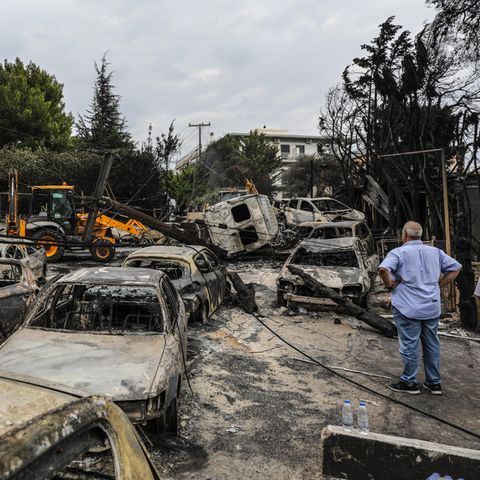 Das Feuer verheerte ganze Straßenzüge im Küstenort Mati