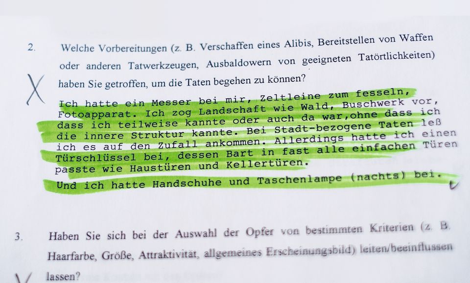 Über die Abgründe der Seele: Einige Täter befragte Harbort nur schriftlich, andere nur mündlich, bei wieder anderen kamen beide Methoden zum Einsatz Einige Täter befragte Harbort nur schriftlich, andere nur mündlich, bei wieder anderen kamen beide Methoden zum Einsatz
