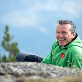 Die anspruchsvollen Vollmondwanderungen leitet Thaddäus Moroder. Der Südtiroler kennt sich in den Dolomiten bestens aus und ist mit dem Musiker Giorgio Moroder verwandt.