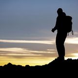 "Wir laufen gegen 21.30 Uhr abends los. Dann erleben wir zunächst den Sonnenuntergang", sagt Thaddäus Moroder von den Adler Spa Resorts in Sankt Ulrich, der besondere Nachtwanderungen organsiert.