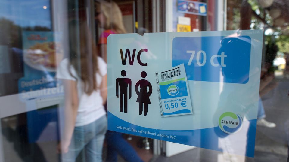 Für den Toilettengang auf vielen deutschen Raststätten muss man 70 Cent bezahlen und erhält dafür einen 50-Cent-Gutschein