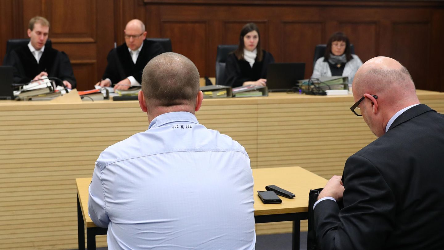 Der ehemalige V-Mann des LKA im Landgericht Nürnberg