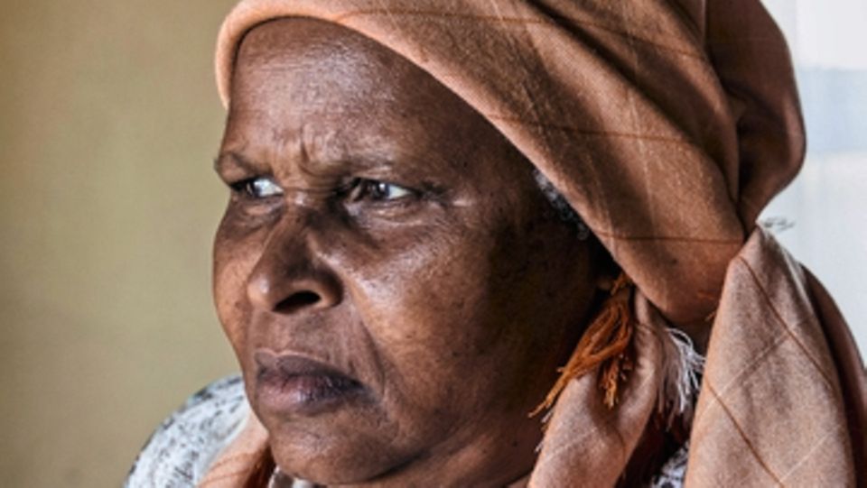 Elite des Landes: Cynthia Xoliswa, 65, kämpfte einst als Aktivistin gegen die Rassentrennung. Ihre Enkel sollten es besser haben Cynthia Xoliswa, 65, kämpfte einst als Aktivistin gegen die Rassentrennung. Ihre Enkel sollten es besser haben