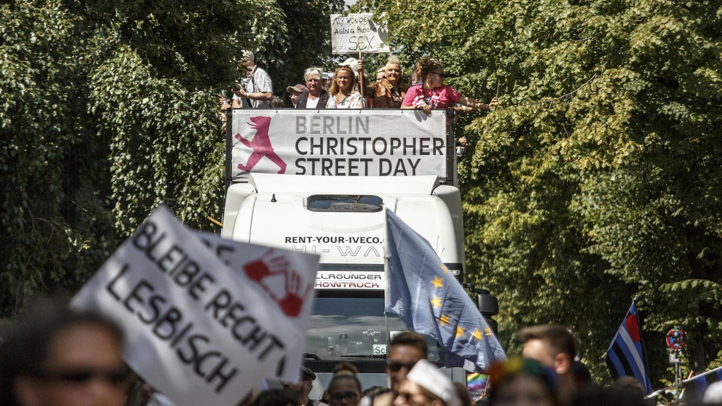 Das Motto der CSD-Parade in Berlin in diesem Jahr lautete: "Mein Körper - meine Identität - mein Leben".