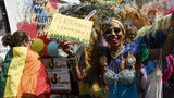 In vielen Städten rund um die Welt waren am Wochenende ähnliche Veranstaltungen geplant, der CSD in Berlin gehört zu den größten Paraden.