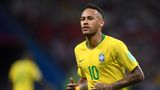 222 Millionen Euro hat der Transfer von Neymar vom FC Barcelona zu Paris Saint-Germain gekostet. Nicht ganz so viel verdient der Fußballer mit einem Insta-Post, es sind "nur" 600.000 Dollar. Damit belegt er Platz acht auf der "Instagram Rich List 2018". 