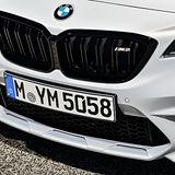 Die Frontschürze hat große Lufteinlässe