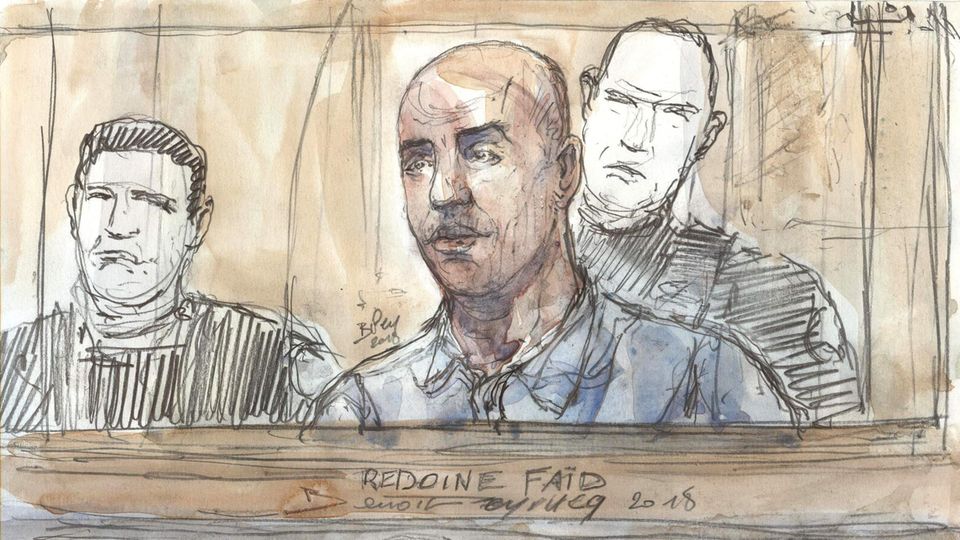 Zeichnung von Redoine Faïd, hier bei einer Gerichtsverhandlung