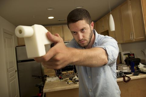 Cody Wilson demonstriert seine Plastikwaffe Liberator