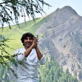 Am Ende applaudiert sogar Avi Avital und bedankt sich bei den Zuhörern. "I Suoni delle Dolomiti" ist ein Musikfestival, bei dem alle Konzerte in den Dolomiten stattfinden und das Publikum (und die Musiker) wandern müssen, um zum Konzertort zu gelangen", schreibt er später auf Facebook.