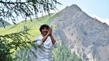 Am Ende applaudiert sogar Avi Avital und bedankt sich bei den Zuhörern. "I Suoni delle Dolomiti" ist ein Musikfestival, bei dem alle Konzerte in den Dolomiten stattfinden und das Publikum (und die Musiker) wandern müssen, um zum Konzertort zu gelangen", schreibt er später auf Facebook.
