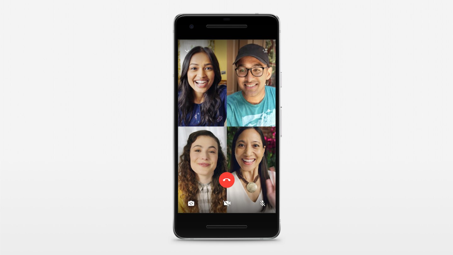 Ein Smartphone zeigt ein Gruppen-Videotelefonat bei Whatsapp