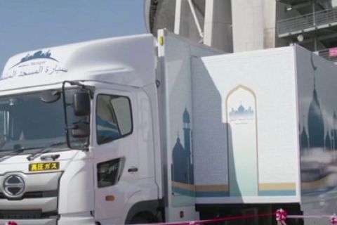 Einsatzort Japan: Dieser LKW ist eigentlich eine mobile Moschee