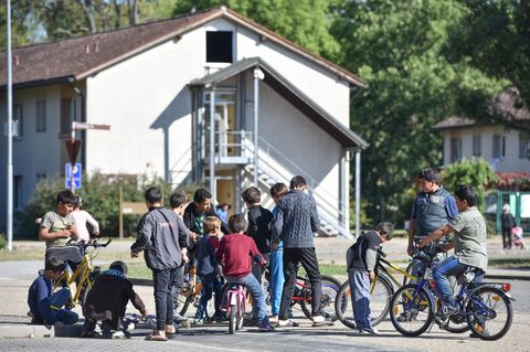 Kurze Wegen sollen in den sogenannten Ankerzentren in Bayern die Asylverfahren beschleunigen