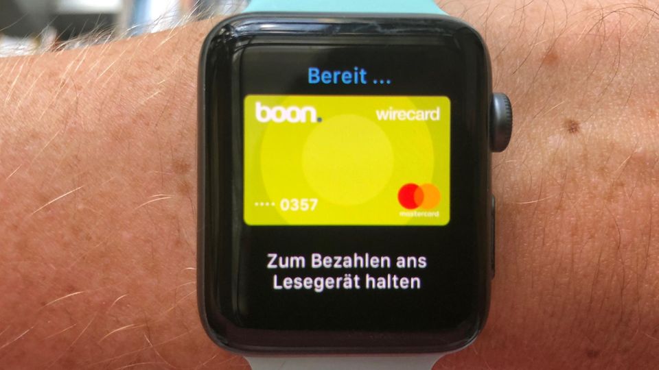 Apple Pay Apple Watch boon. Apple Pay Apple Watch boon.