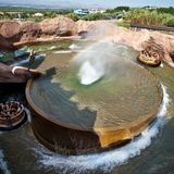 Platz 3: Etnaland, Belpasso, Italien  Sie heißen unter anderem "Wild River", "Twin Twister", "Rio Anaconda" oder "Black Hole": Insgesamt 17 verschiedene, spritzige Fahrgeschäfte sorgen für Spaß sowie ein Wellenbad und Wellness-Zonen für Entspannung.  Infos: www.etnaland.eu