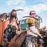 Die Wasteland Warriors aus dem Film "Mad Max" machen aus ihrem Namen Programm: Die Felder auf denen das Wacken Open Air stattfindet sind in diesem Jahr ausgedürrt wie lange nicht mehr.