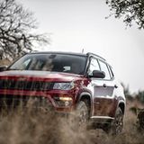 Das Design des Jeep Compass orientiert sich an dem Des Grand Cherokee