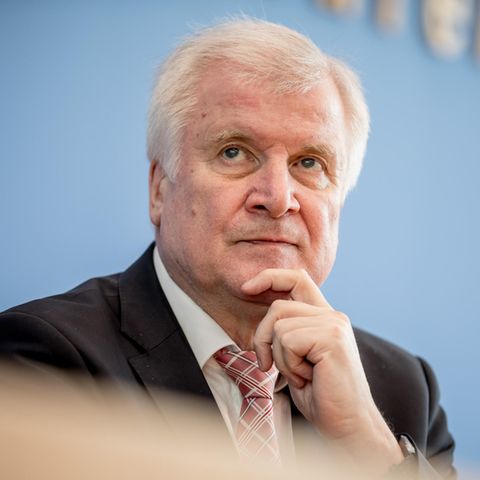 Horst Seehofer legt Schirmherrschaft für Nachbarschaftspreis nieder