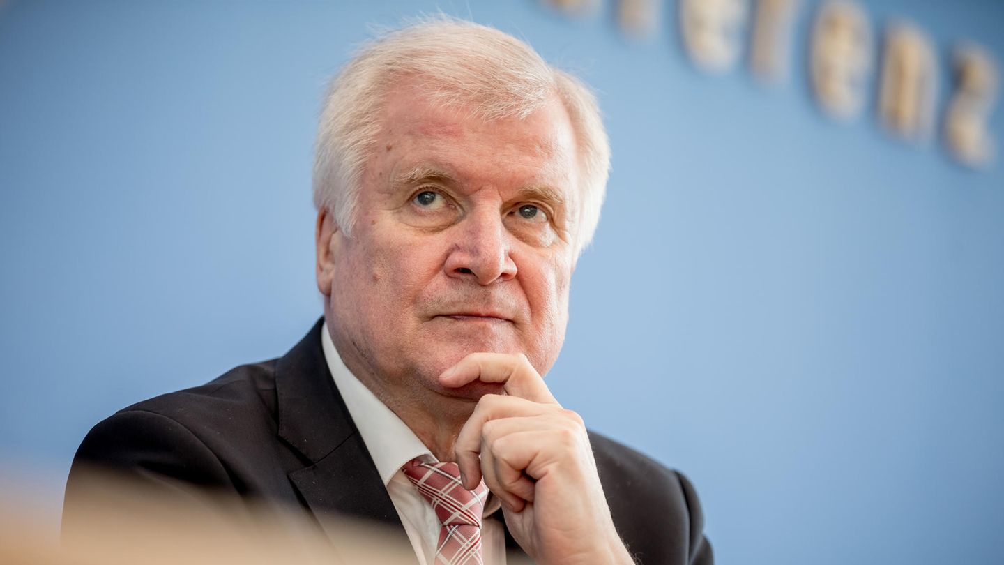 Horst Seehofer legt Schirmherrschaft für Nachbarschaftspreis nieder