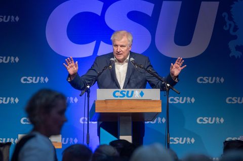 "Weit unter Gürtellinie": Horst Seehofer rechnet mit Kritikern ab - und will anfangen zu twittern