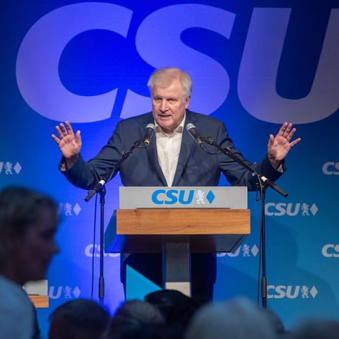 "Weit unter Gürtellinie": Horst Seehofer rechnet mit Kritikern ab - und will anfangen zu twittern